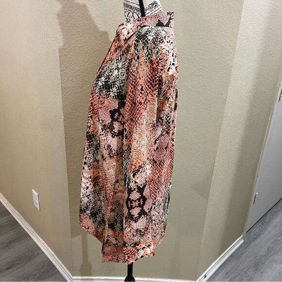 Dana Buchman snake print button down shirt M - Picture 3 of 7